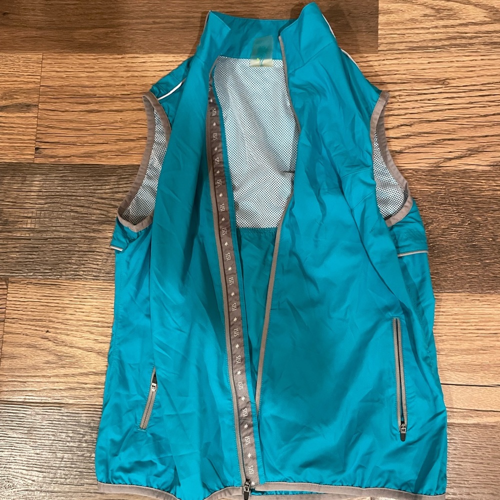 ISIS Endura Run Vest